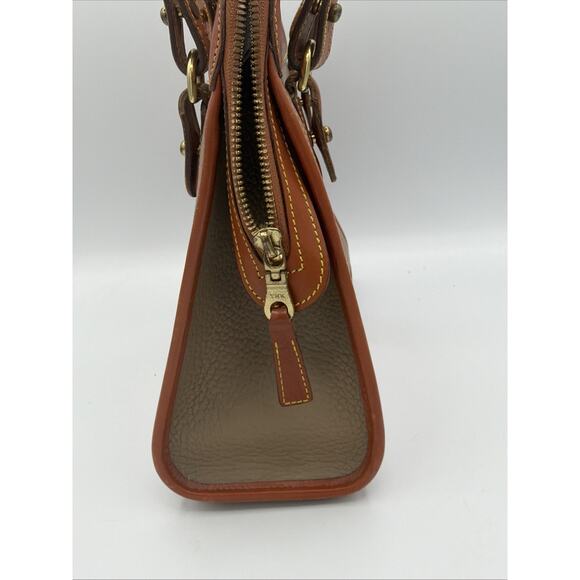 Vintage Dooney & Bourke, Leather Satchel Shoulder Bag All-Weather Leather Purse - Picture 7 of 16